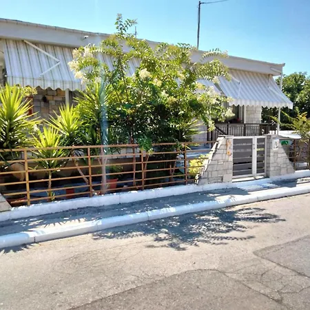 Prázdninový dům Whispering Getaway Korinós