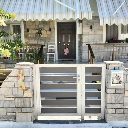 Prázdninový dům Whispering Getaway