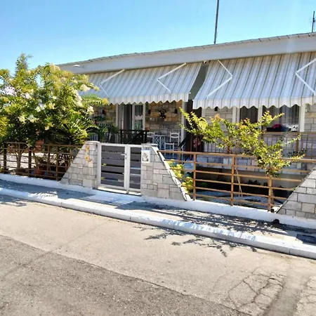 Whispering Getaway Prázdninový dům Korinós