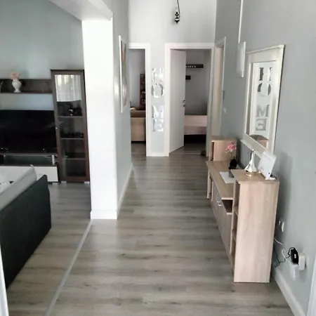 Whispering Getaway Korinós