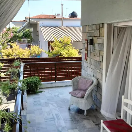 Whispering Getaway Korinós