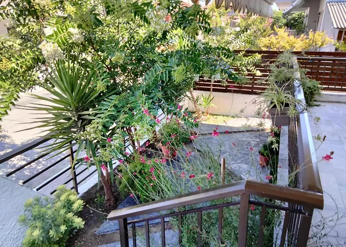 Whispering Getaway 度假居 *