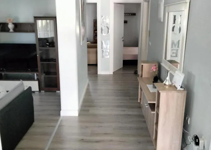 Whispering Getaway Korinós